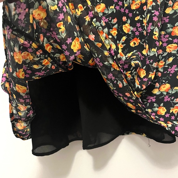 floral short sleeve mini dress with open back - Picture 6 of 16